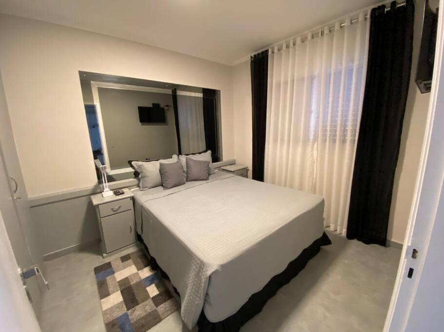 Apartamento Flat Completo - - Ibirapuera-sao Paulo *